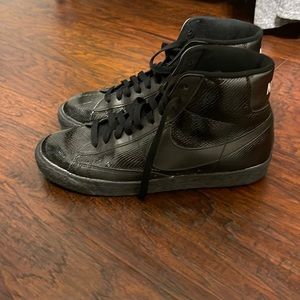 Black snake detail Nike Blazer